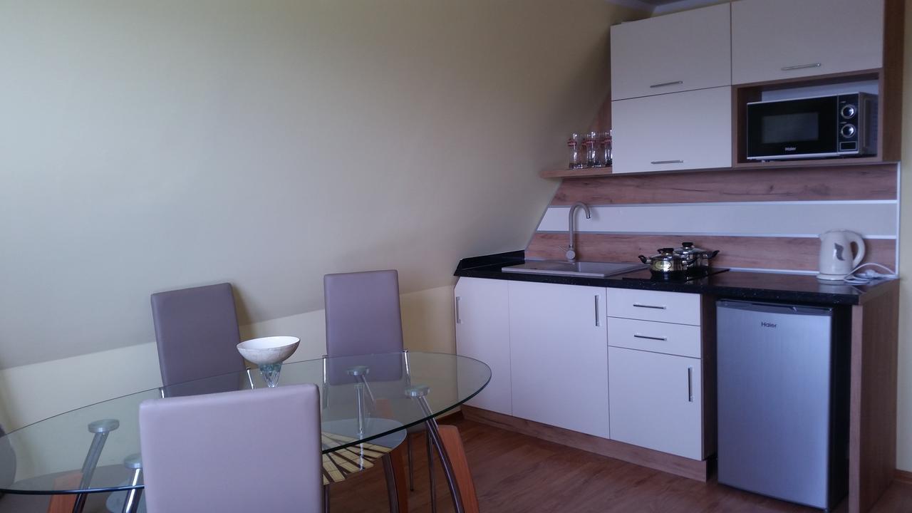 Janosik Apartment Бустрик Екстериор снимка