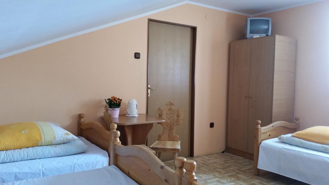 Janosik Apartment Бустрик Екстериор снимка
